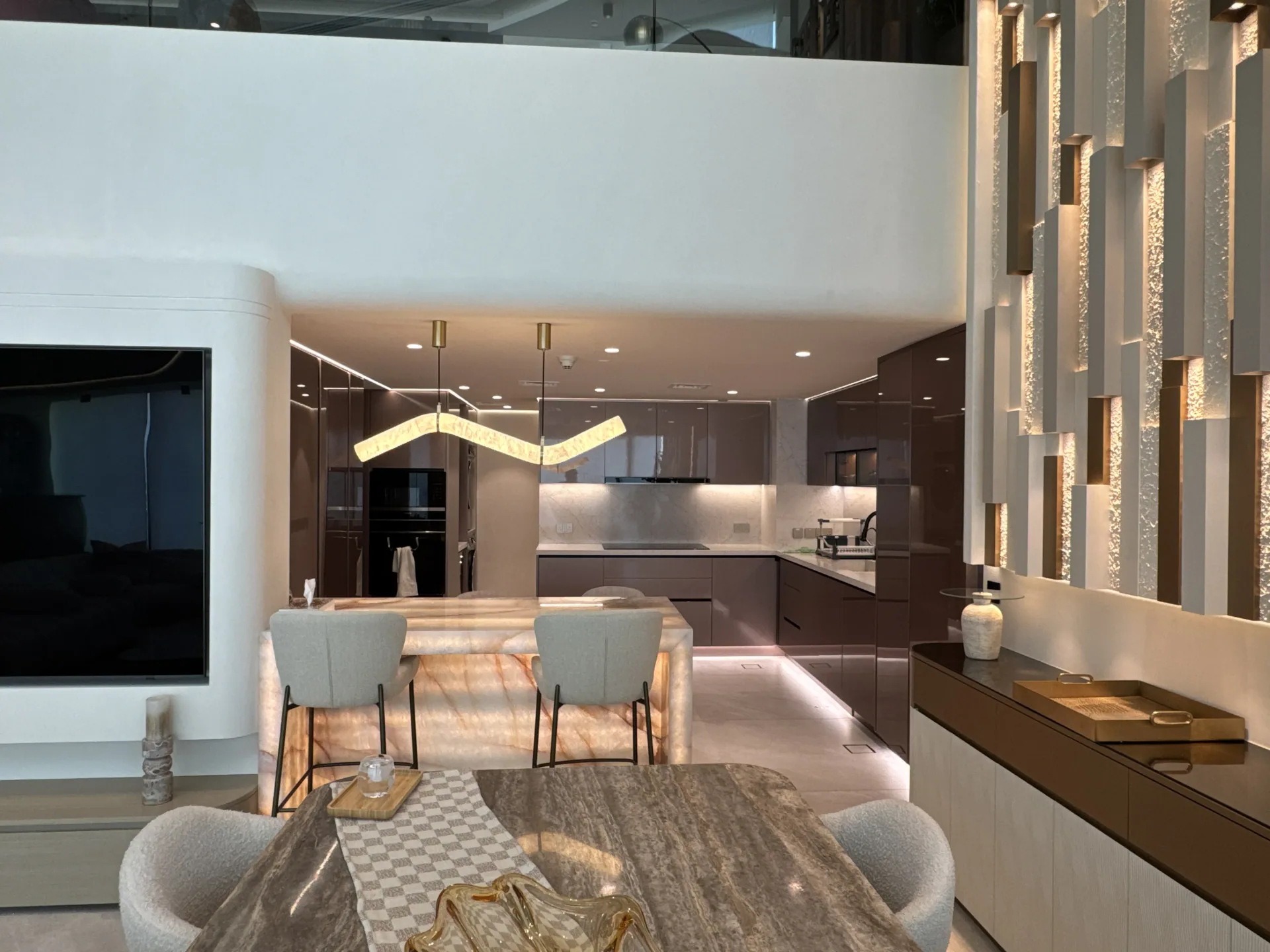 A Real-Site Finish Study - Study 36, a microcement commercial decorative finish in chalk white