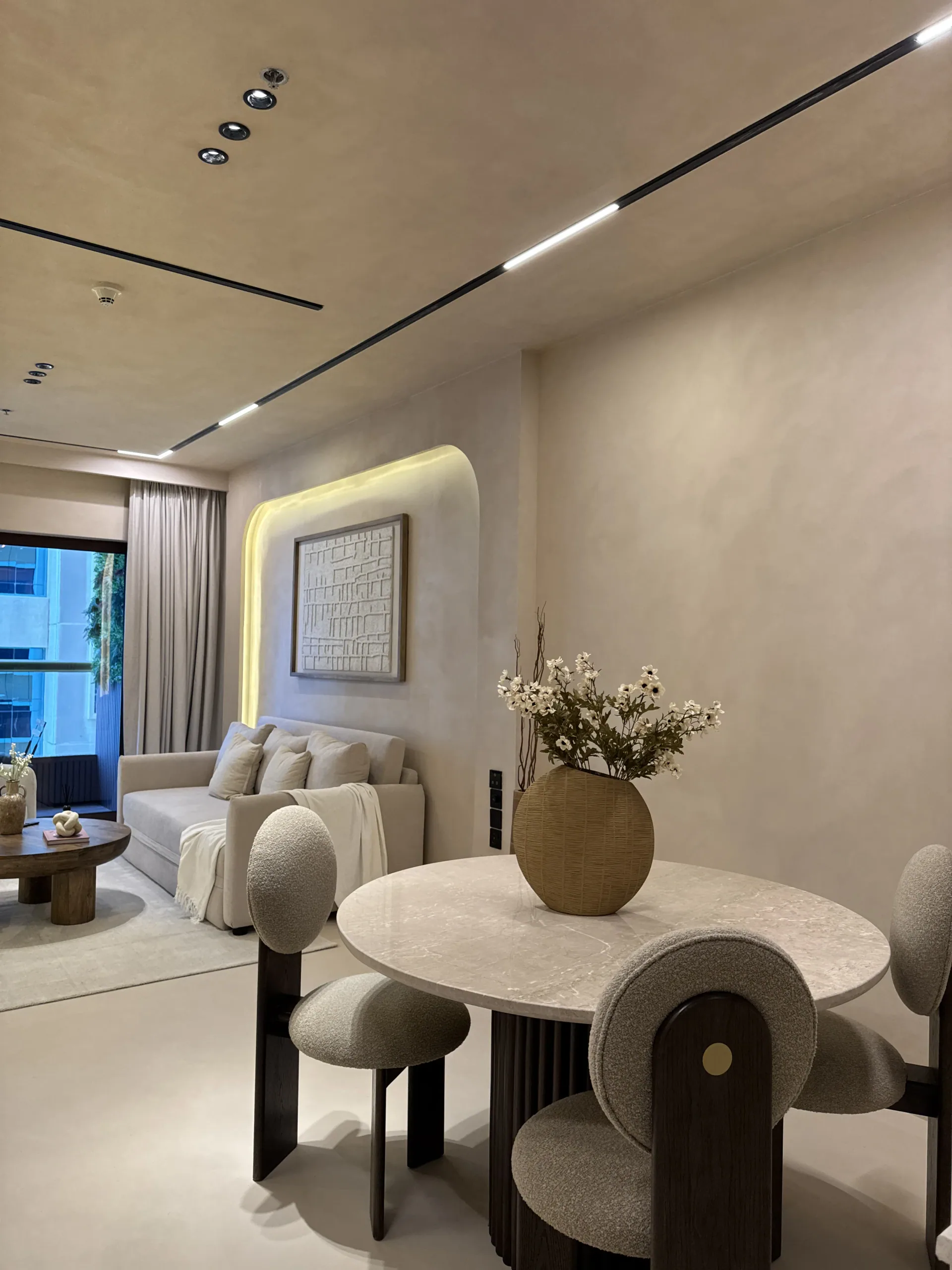 Microcement wall finish in a luxury Abu Dhabi living room